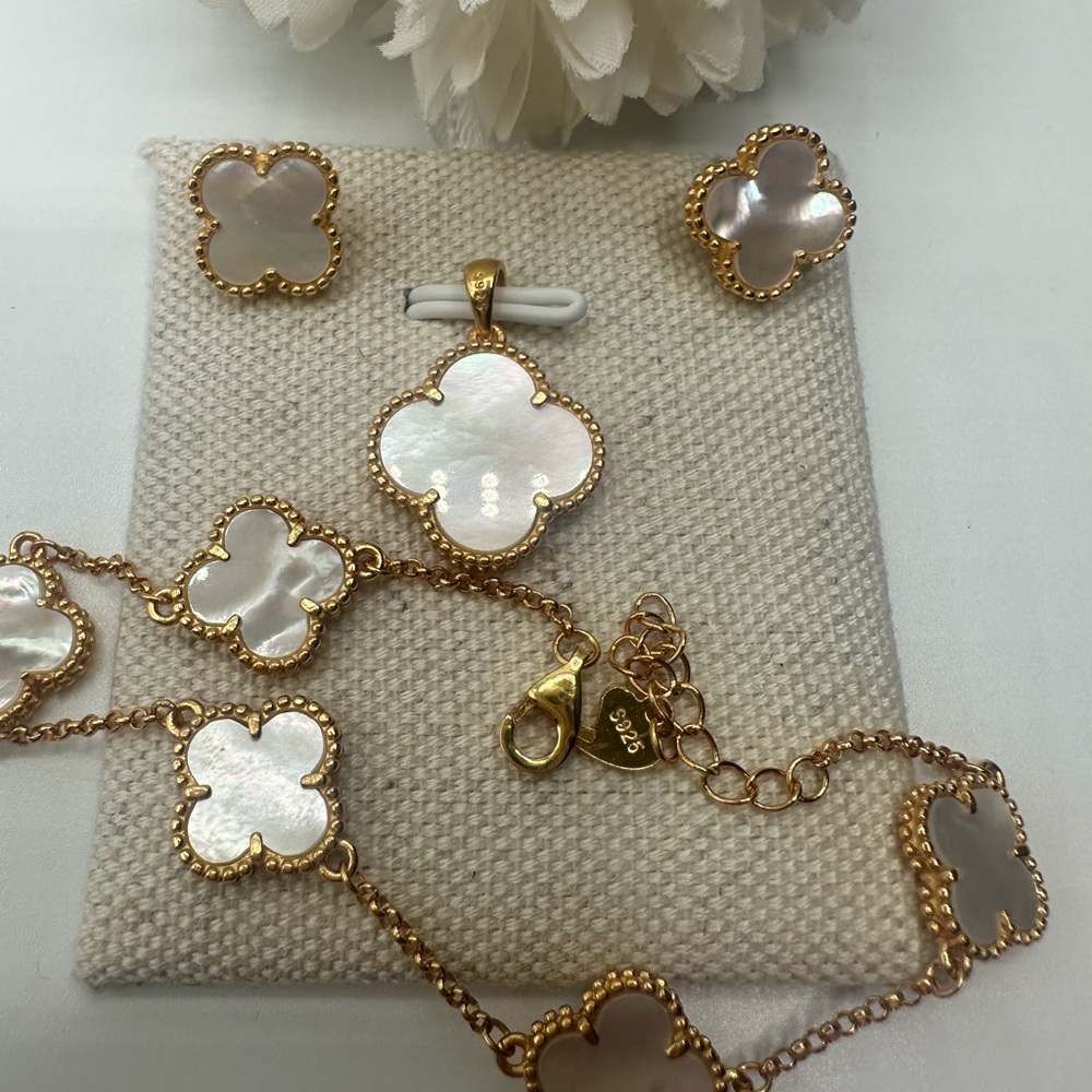 Elegant Gold and White Clover Jewelry Set/ mother of pearl set in silver 925 set